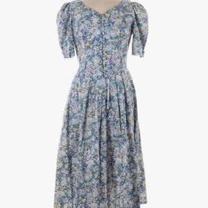 Vintage Laura Ashley Floral Dress, vintage size 8 (fits more like a current 6)